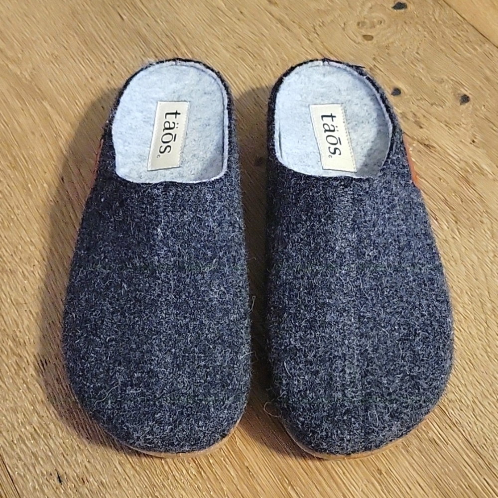 Taos wool clogs 37